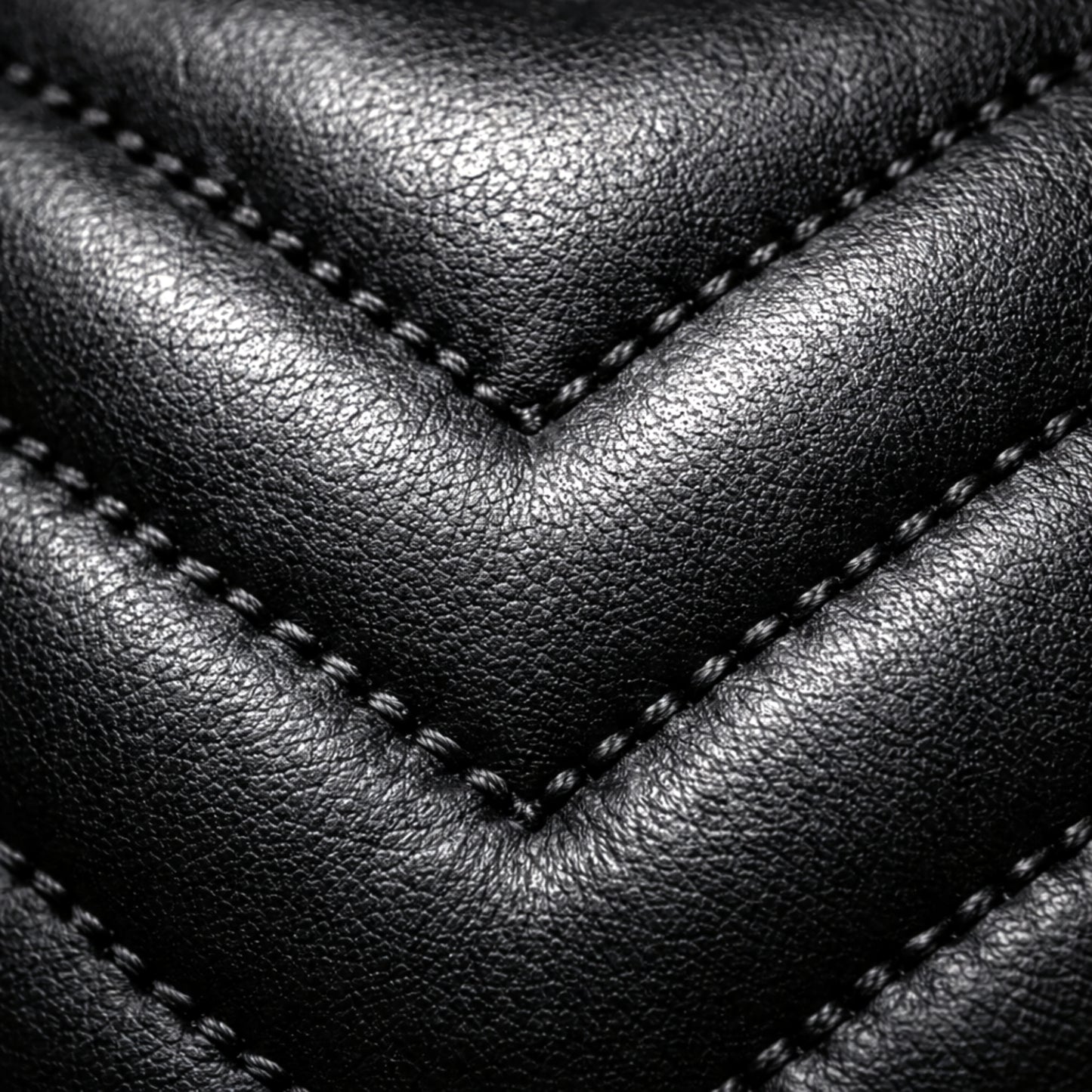Val Clutch Chevron Stitches handcrafted in EU - details
