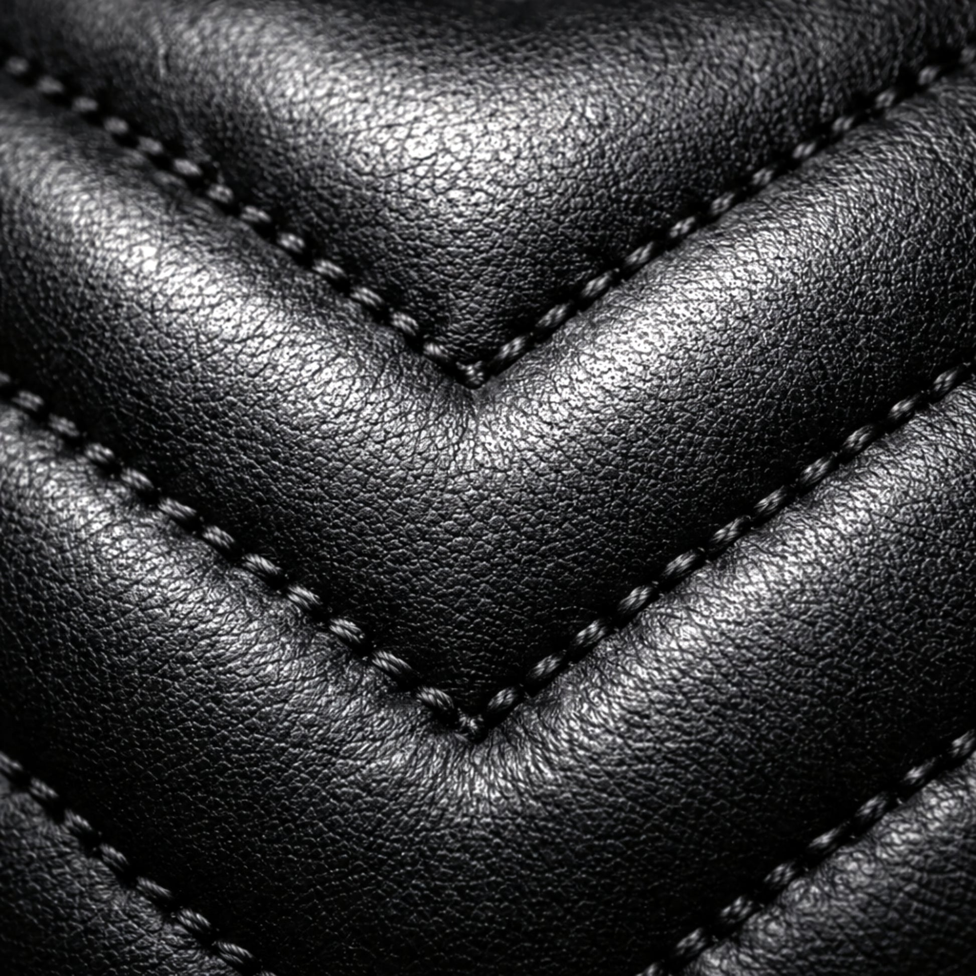 Val Clutch Chevron Stitches handcrafted in EU - details